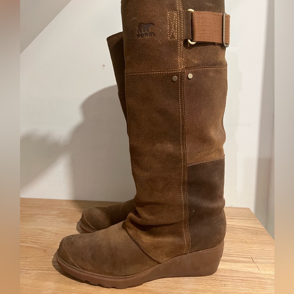 Sorel waterproof platform boots